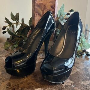 Stuart Weitzman Black Patent Leather, Platform Heels. Size 7.5